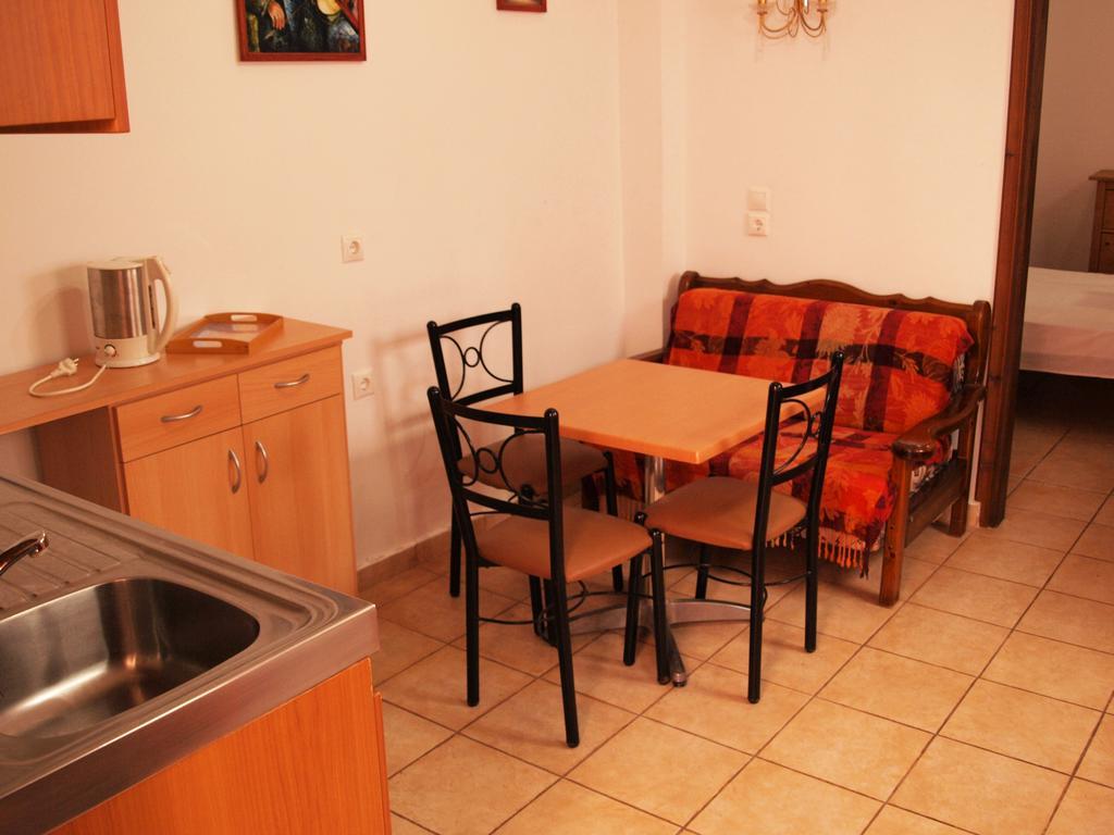 Olympos Pension Rhodes City Room photo